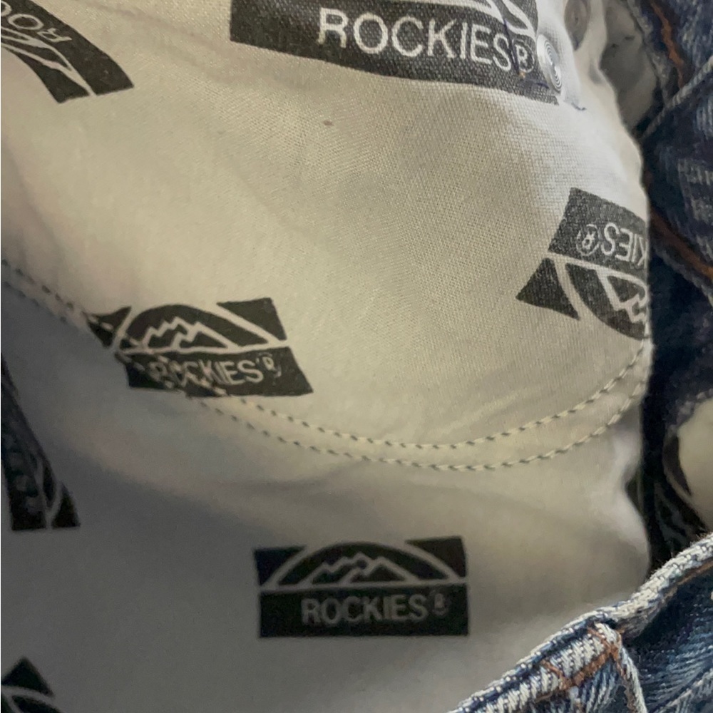 Rockies
High Rise Wedgie Taper Ankle Jeans - Picture 9 of 9